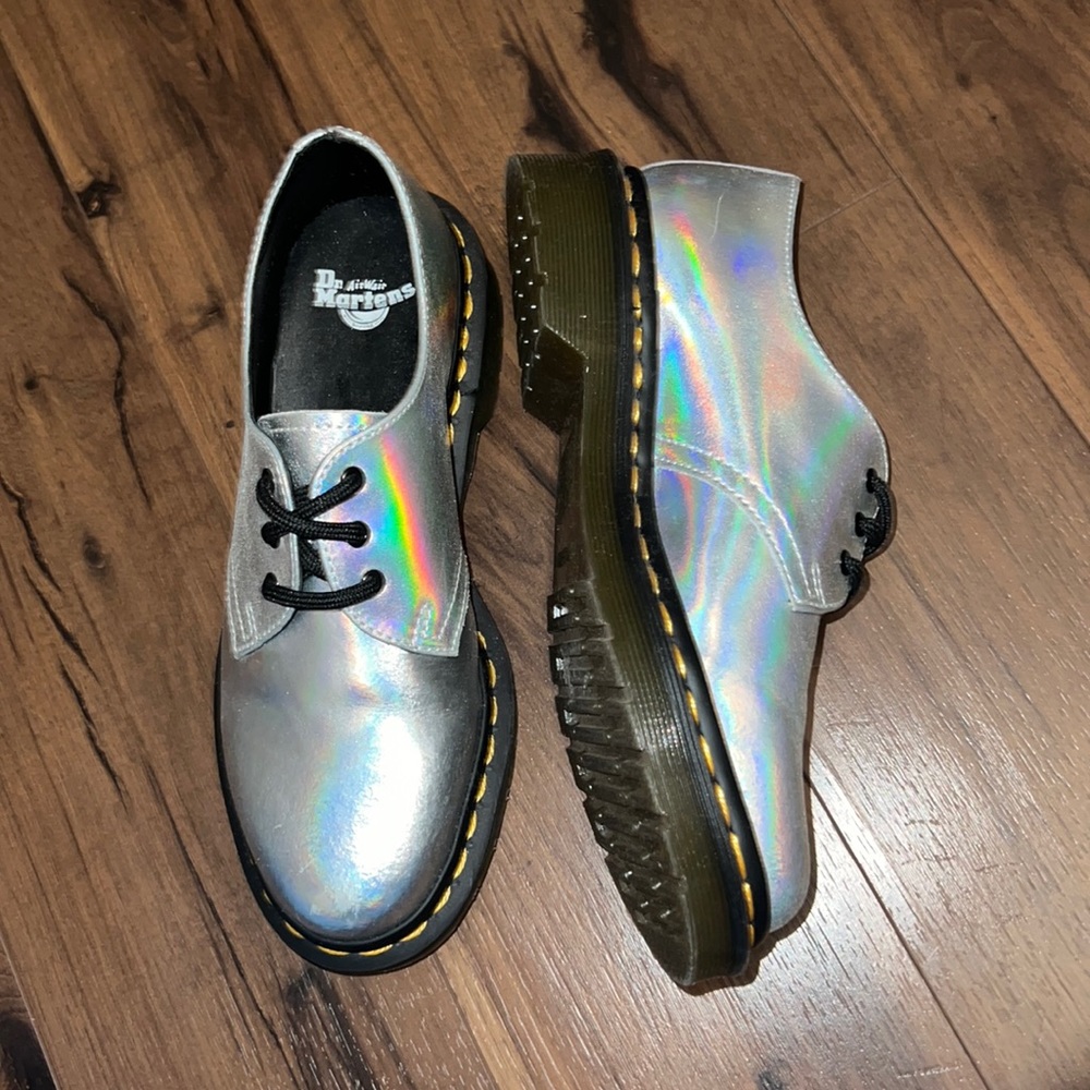 SILVER REFLECTIVE METALLIC LEATHER